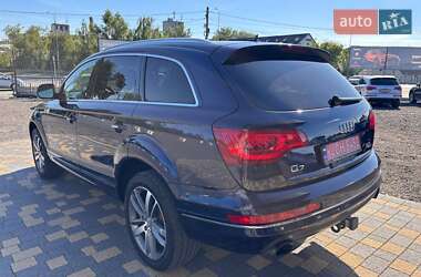 Позашляховик / Кросовер Audi Q7 2015 в 