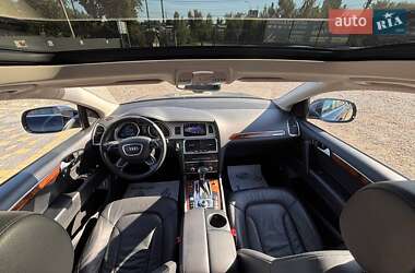 Позашляховик / Кросовер Audi Q7 2015 в 