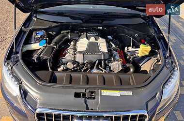 Позашляховик / Кросовер Audi Q7 2015 в 