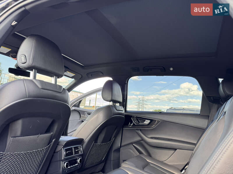 Внедорожник / Кроссовер Audi Q7 2017 в Харькове