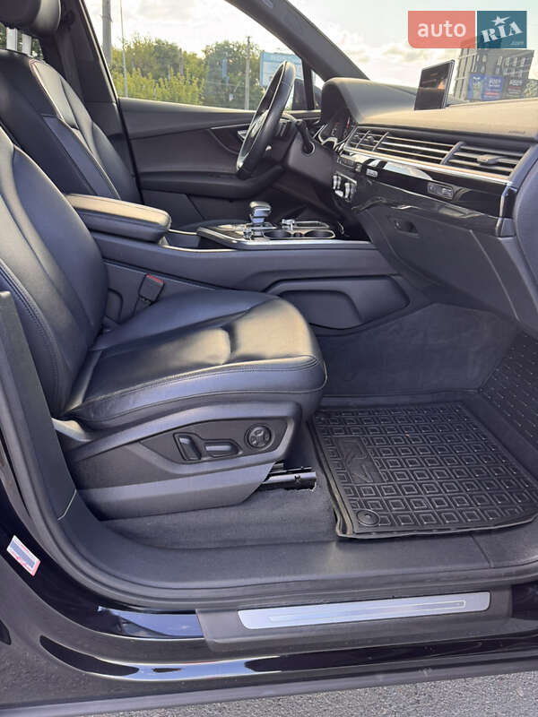 Внедорожник / Кроссовер Audi Q7 2017 в Харькове
