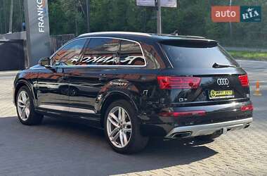 Позашляховик / Кросовер Audi Q7 2017 в 