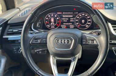 Позашляховик / Кросовер Audi Q7 2017 в 
