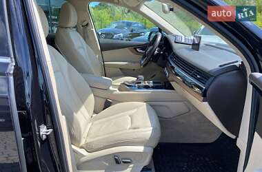 Внедорожник / Кроссовер Audi Q7 2016 в 