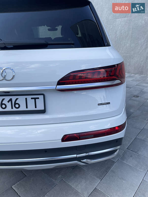 Позашляховик / Кросовер Audi Q7 2021 в Києві