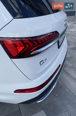 Внедорожник / Кроссовер Audi Q7 2021 в 
