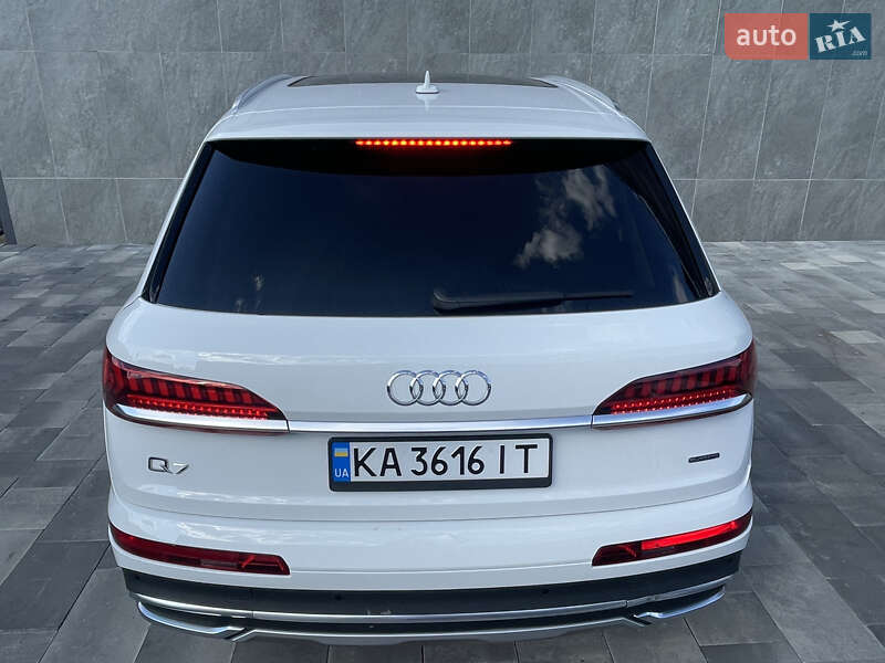 Позашляховик / Кросовер Audi Q7 2021 в Києві