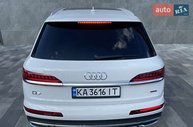 Внедорожник / Кроссовер Audi Q7 2021 в 