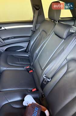 Внедорожник / Кроссовер Audi Q7 2014 в 