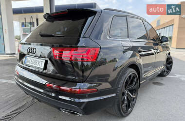 Позашляховик / Кросовер Audi Q7 2015 в 
