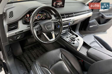 Позашляховик / Кросовер Audi Q7 2015 в 
