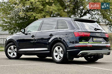 Внедорожник / Кроссовер Audi Q7 2015 в 