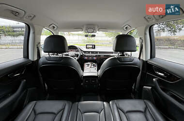 Внедорожник / Кроссовер Audi Q7 2015 в 