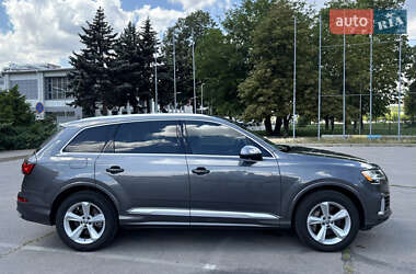 Внедорожник / Кроссовер Audi Q7 2020 в 