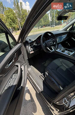 Внедорожник / Кроссовер Audi Q7 2020 в 