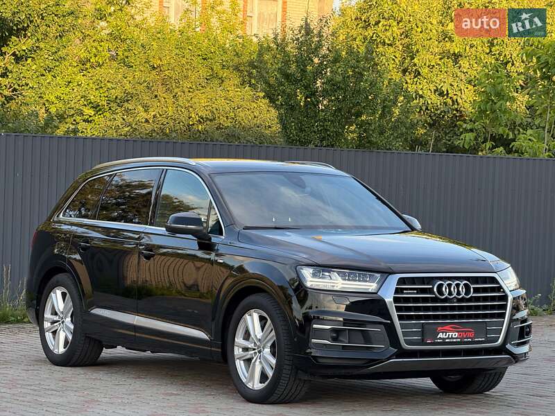 Позашляховик / Кросовер Audi Q7 2017 в Луцьку