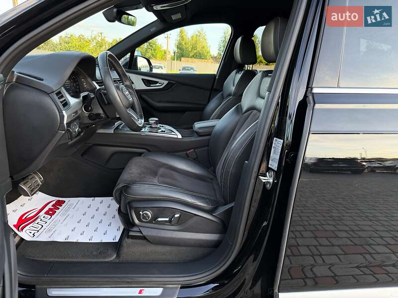 Позашляховик / Кросовер Audi Q7 2017 в Луцьку