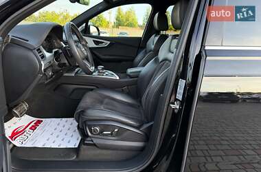 Внедорожник / Кроссовер Audi Q7 2017 в 