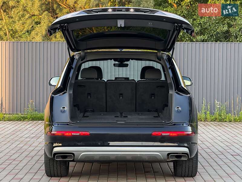 Позашляховик / Кросовер Audi Q7 2017 в Луцьку