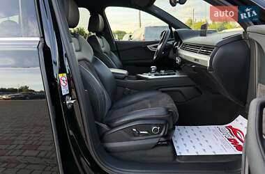 Внедорожник / Кроссовер Audi Q7 2017 в 