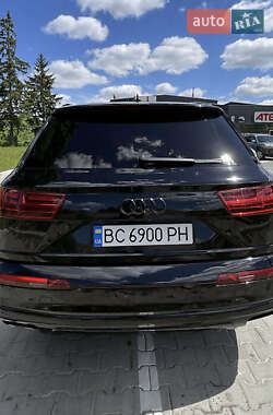 Внедорожник / Кроссовер Audi Q7 2018 в 