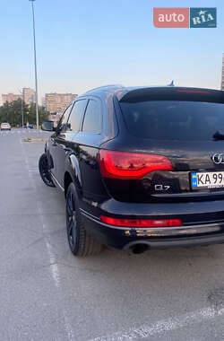 Внедорожник / Кроссовер Audi Q7 2011 в 