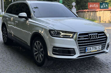 Внедорожник / Кроссовер Audi Q7 2015 в 