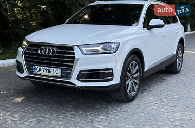 Внедорожник / Кроссовер Audi Q7 2015 в 