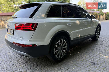 Внедорожник / Кроссовер Audi Q7 2015 в 