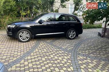 Внедорожник / Кроссовер Audi Q7 2016 в 