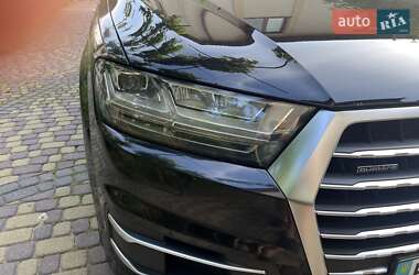 Внедорожник / Кроссовер Audi Q7 2016 в 