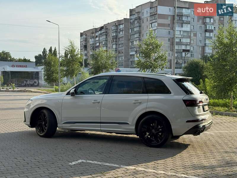 Позашляховик / Кросовер Audi Q7 2020 в Хмельницькому