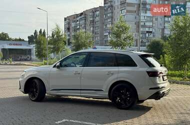 Внедорожник / Кроссовер Audi Q7 2020 в 
