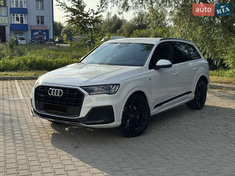 Внедорожник / Кроссовер Audi Q7 2020 в 