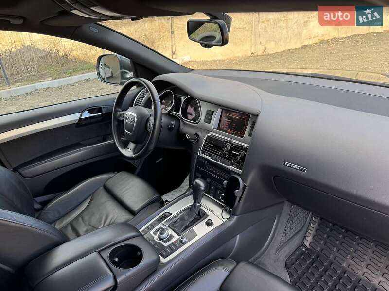 Внедорожник / Кроссовер Audi Q7 2007 в Луцке
