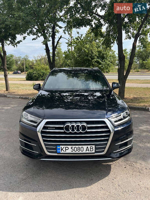 Внедорожник / Кроссовер Audi Q7 2017 в Запорожье