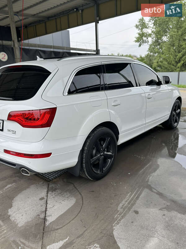 Позашляховик / Кросовер Audi Q7 2014 в Чорткові