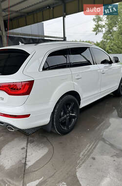 Внедорожник / Кроссовер Audi Q7 2014 в 