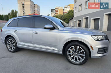 Позашляховик / Кросовер Audi Q7 2016 в 