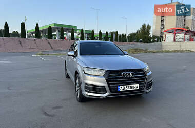 Позашляховик / Кросовер Audi Q7 2016 в 
