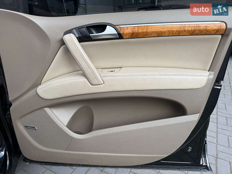 Внедорожник / Кроссовер Audi Q7 2007 в Одессе