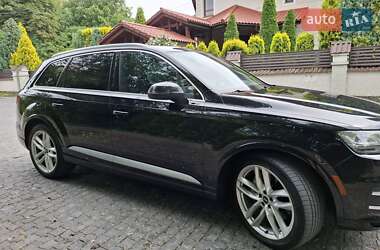 Внедорожник / Кроссовер Audi Q7 2016 в 
