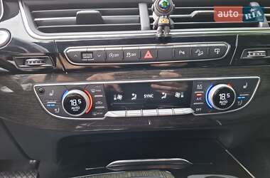 Внедорожник / Кроссовер Audi Q7 2016 в 