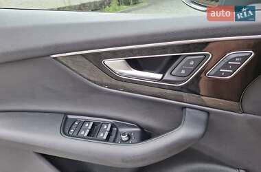 Внедорожник / Кроссовер Audi Q7 2016 в 