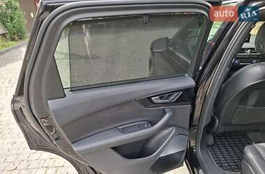 Внедорожник / Кроссовер Audi Q7 2016 в 