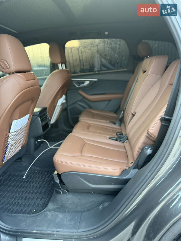 Позашляховик / Кросовер Audi Q7 2021 в Києві