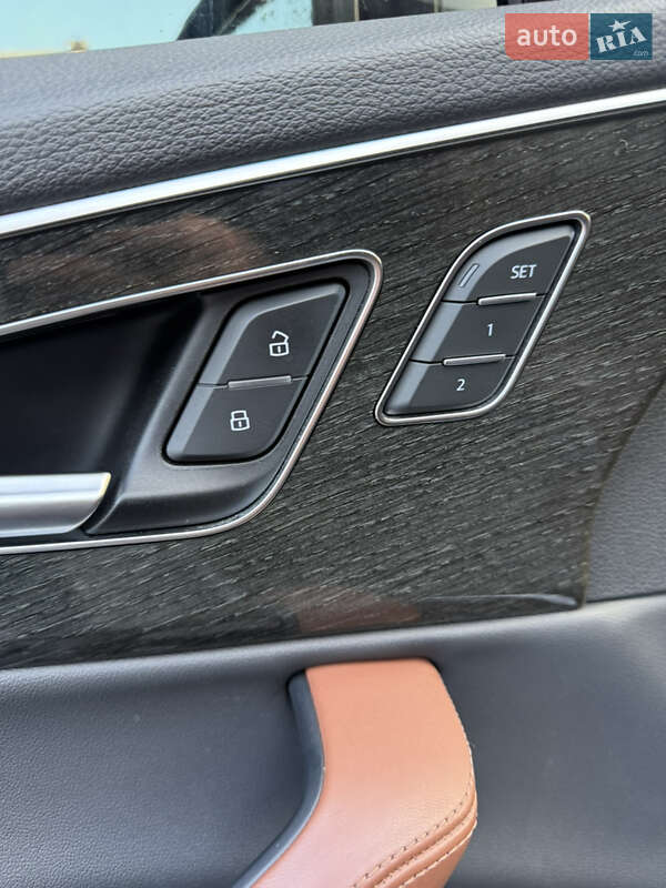 Позашляховик / Кросовер Audi Q7 2021 в Києві
