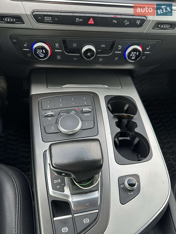 Внедорожник / Кроссовер Audi Q7 2016 в Тернополе