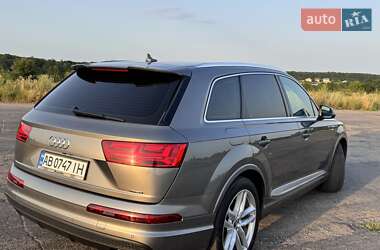Внедорожник / Кроссовер Audi Q7 2017 в 