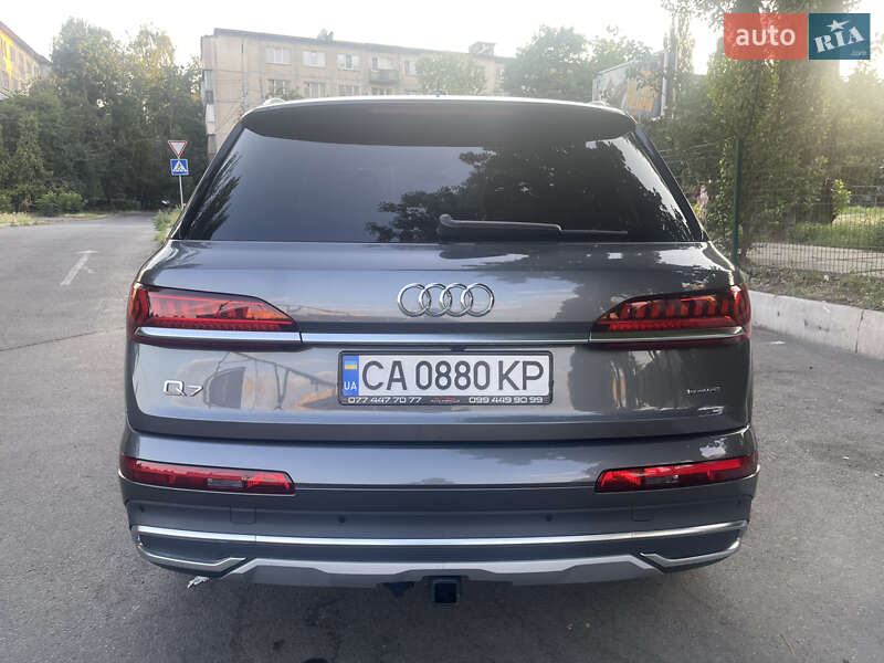 Внедорожник / Кроссовер Audi Q7 2021 в Киеве